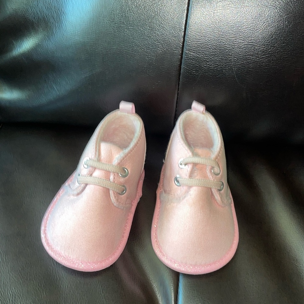 Baby pink baby boots, size 1
